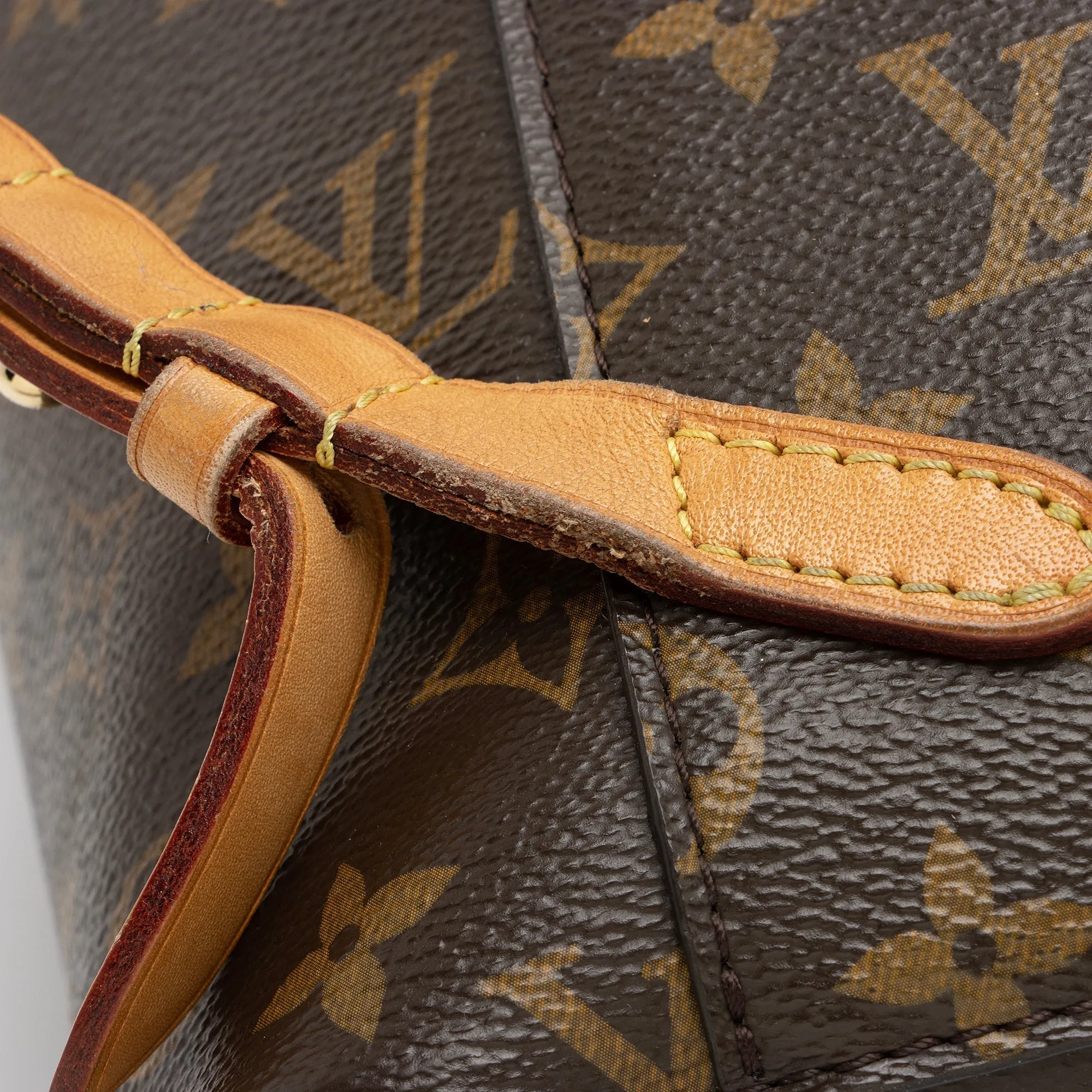 Louis Vuitton Monogram Canvas Neo Montsouris Backpack (SHF-KCbkl4)
